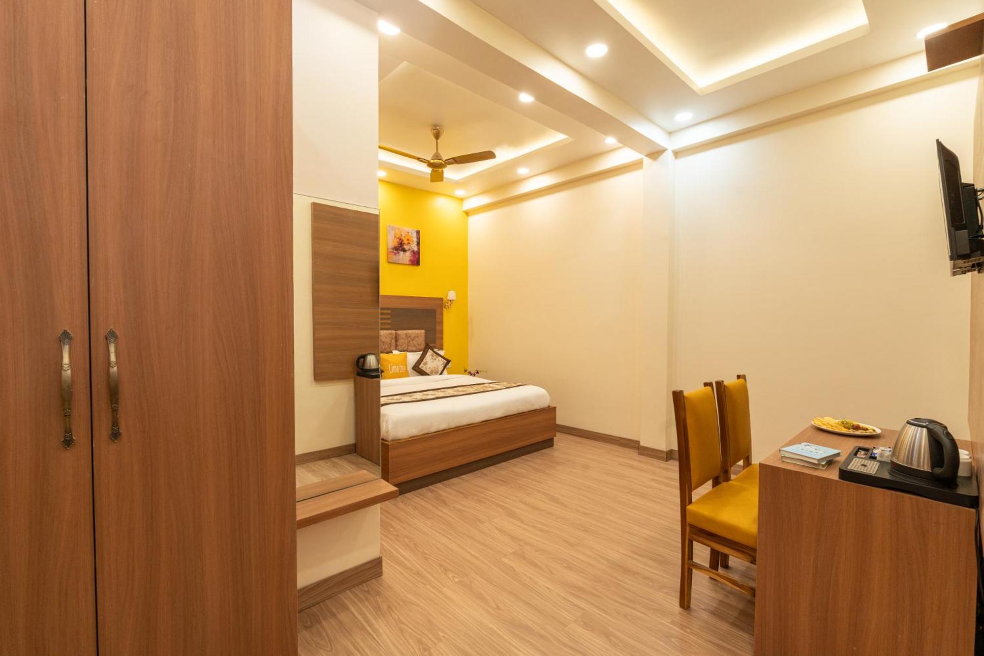 Lime Tree Hotel & One Bhk Serviced Apartment Noida - Sector 50 Metro Buitenkant foto