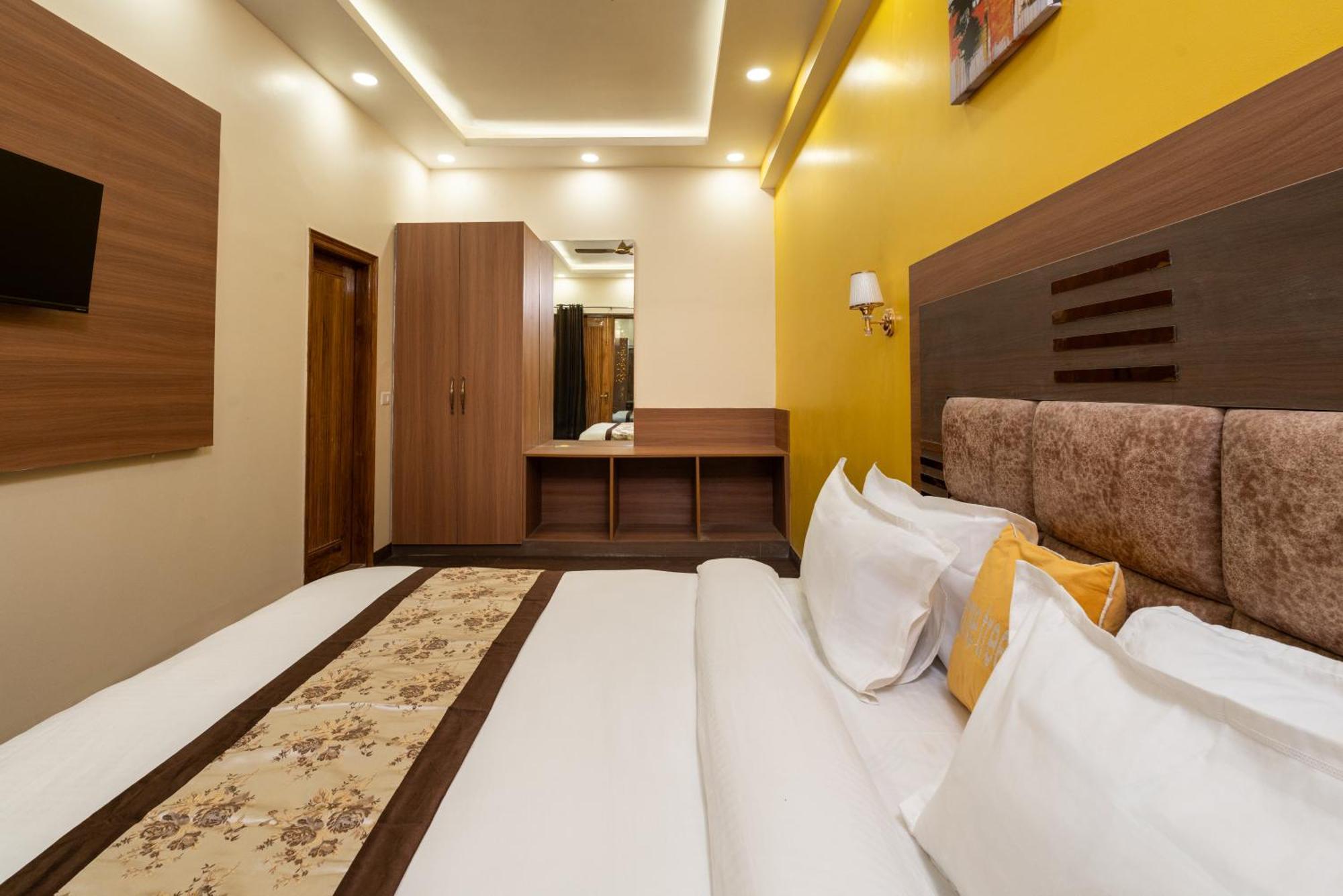 Lime Tree Hotel & One Bhk Serviced Apartment Noida - Sector 50 Metro Buitenkant foto