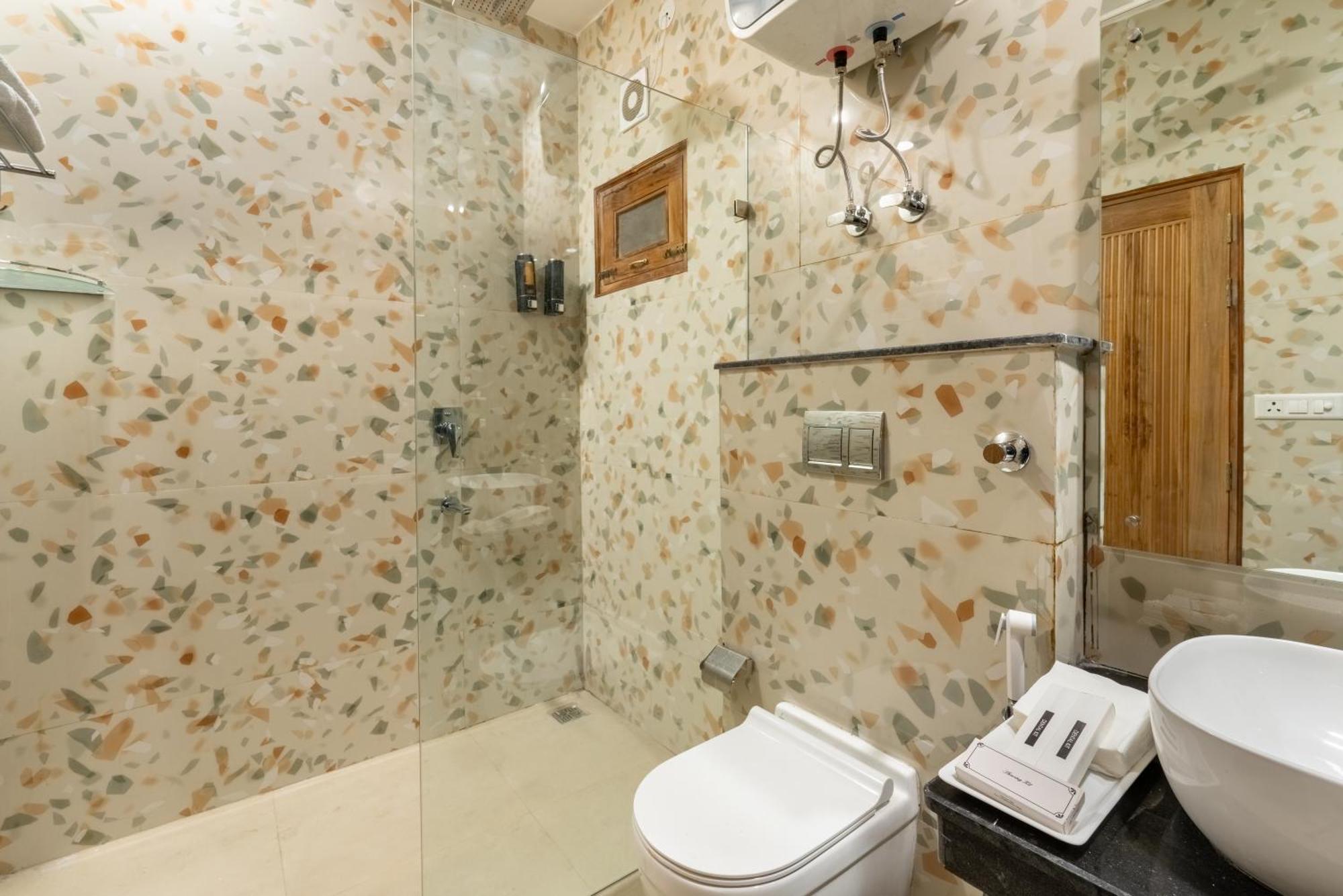 Lime Tree Hotel & One Bhk Serviced Apartment Noida - Sector 50 Metro Buitenkant foto