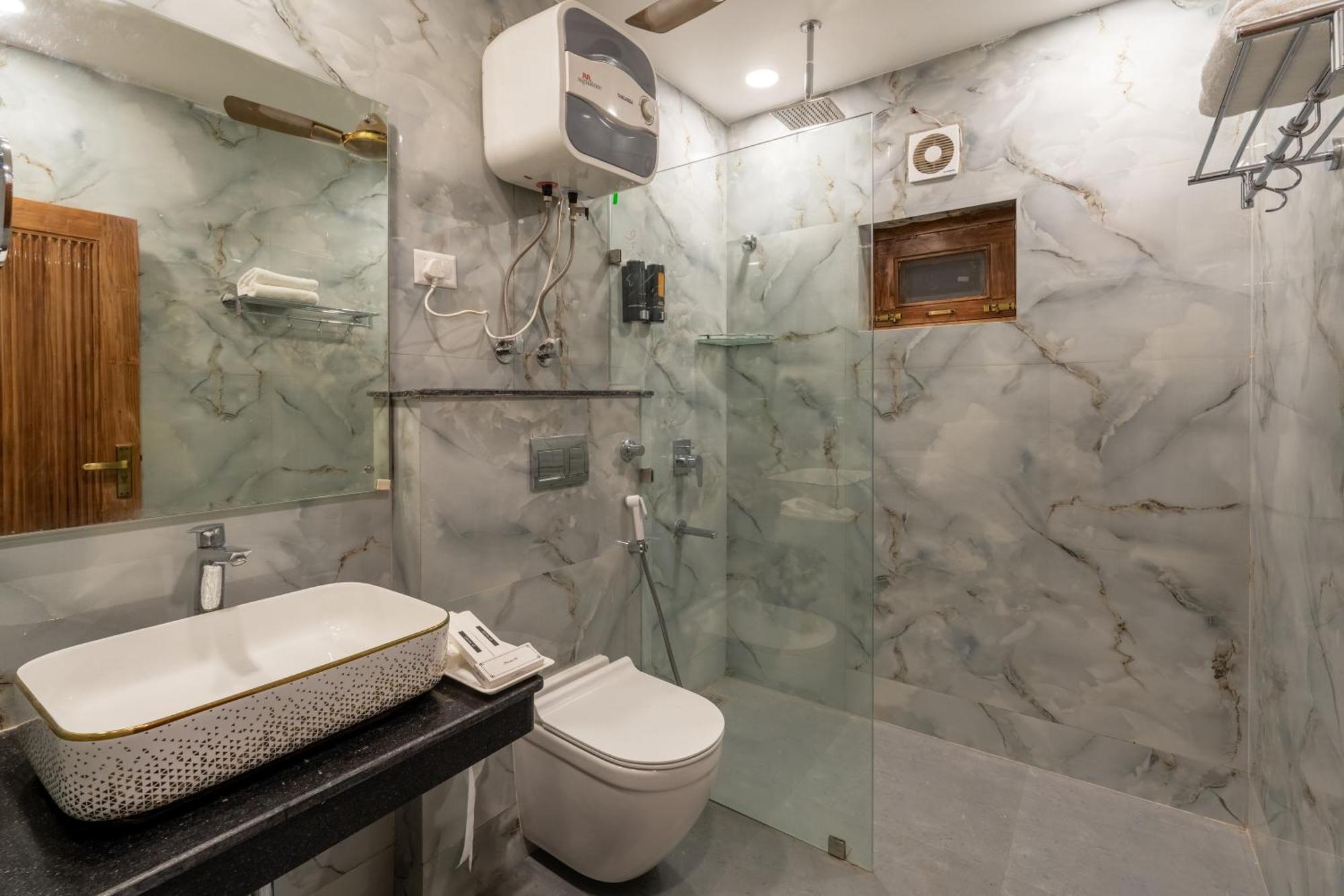 Lime Tree Hotel & One Bhk Serviced Apartment Noida - Sector 50 Metro Buitenkant foto