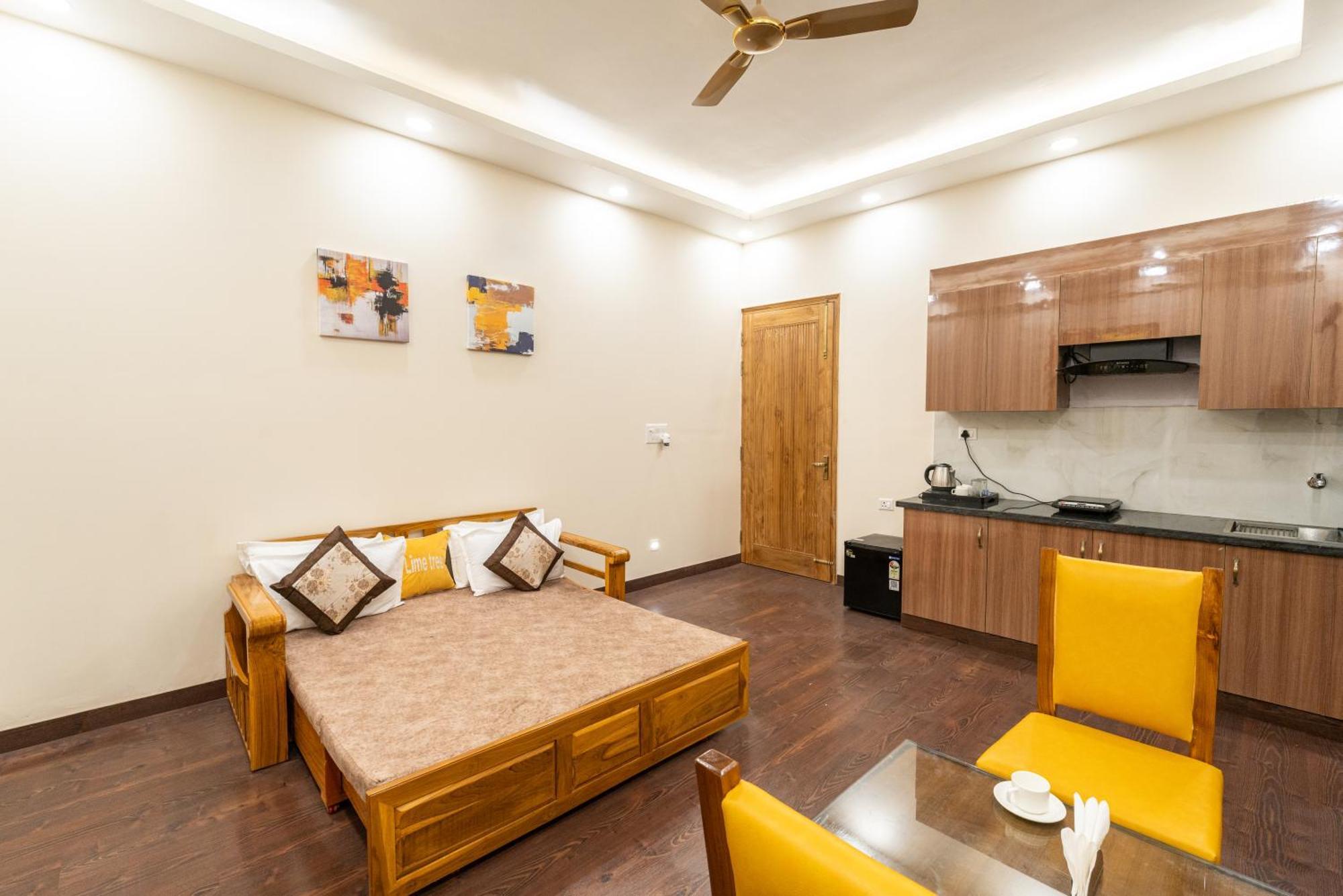 Lime Tree Hotel & One Bhk Serviced Apartment Noida - Sector 50 Metro Buitenkant foto