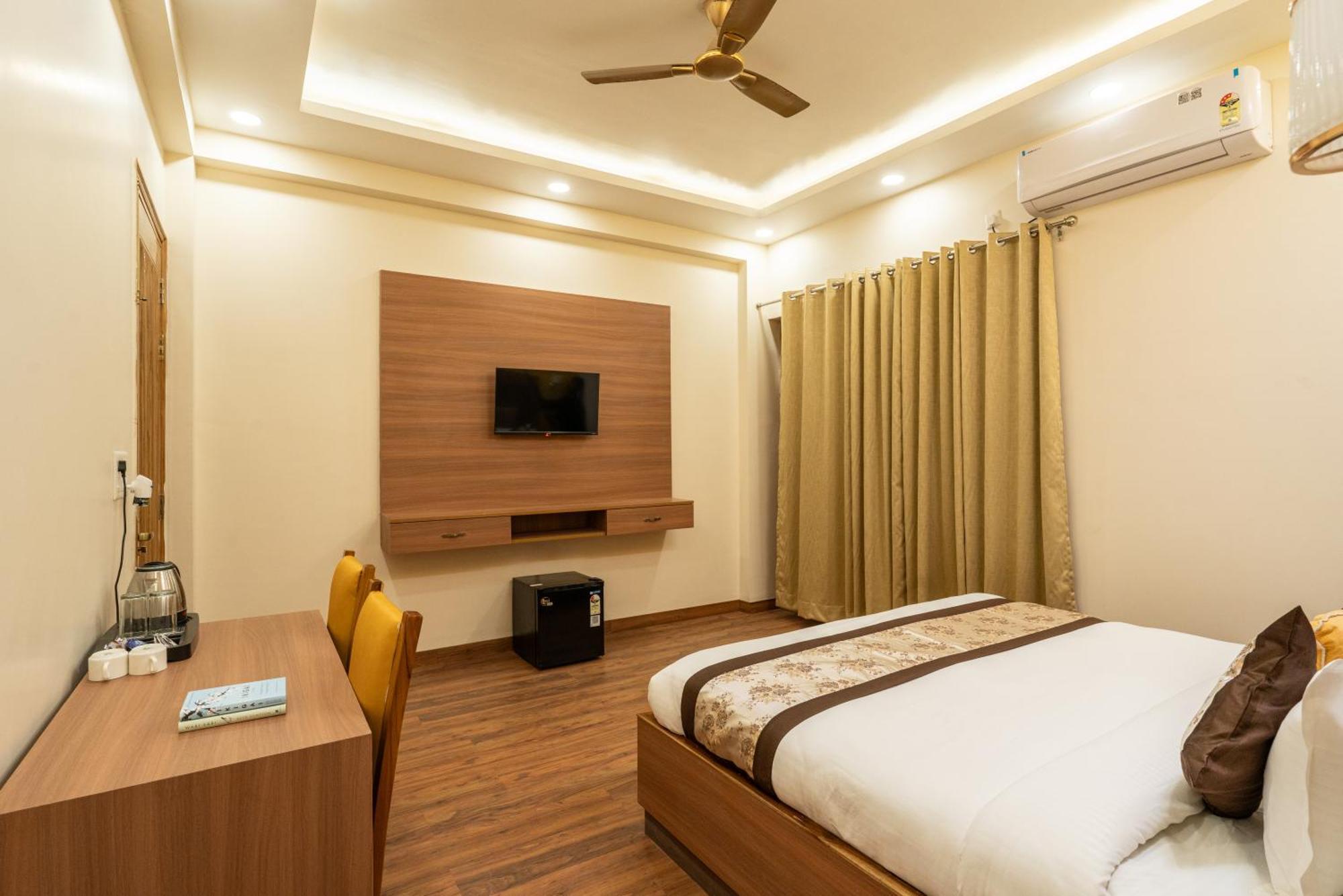 Lime Tree Hotel & One Bhk Serviced Apartment Noida - Sector 50 Metro Buitenkant foto