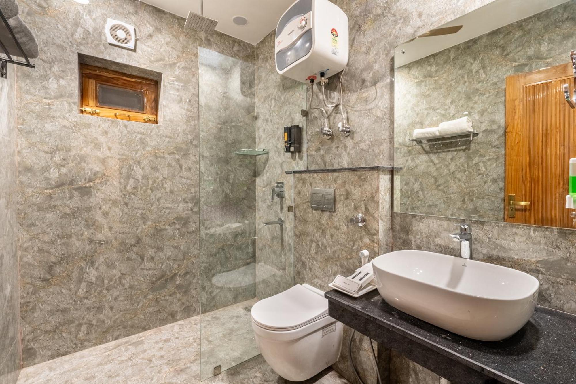 Lime Tree Hotel & One Bhk Serviced Apartment Noida - Sector 50 Metro Buitenkant foto